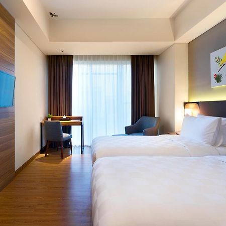 Aviary Bintaro Hotel Серпонг Екстериор снимка
