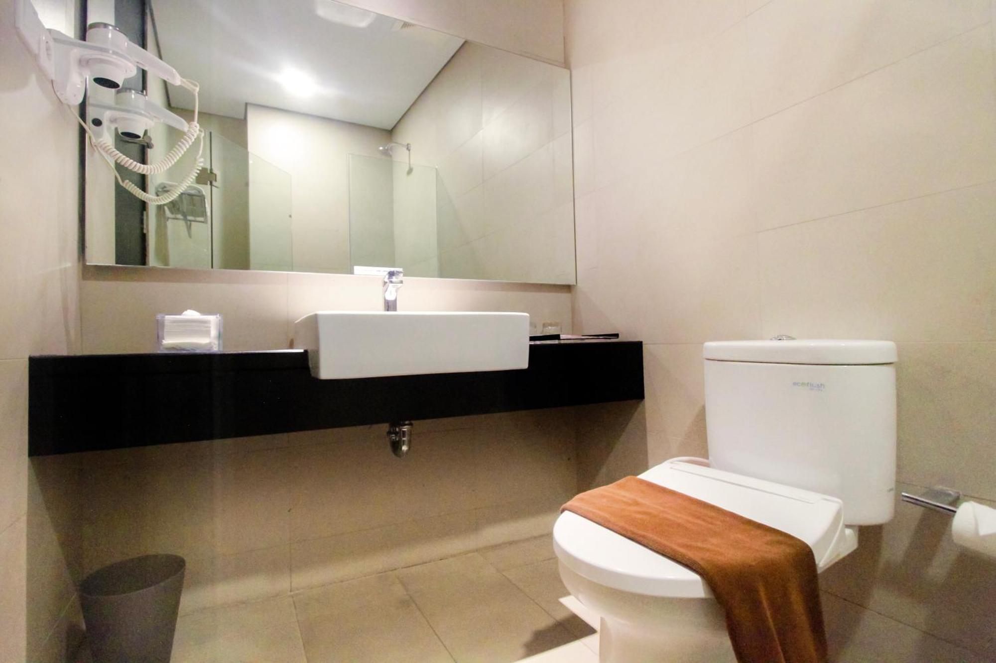 Aviary Bintaro Hotel Серпонг Екстериор снимка