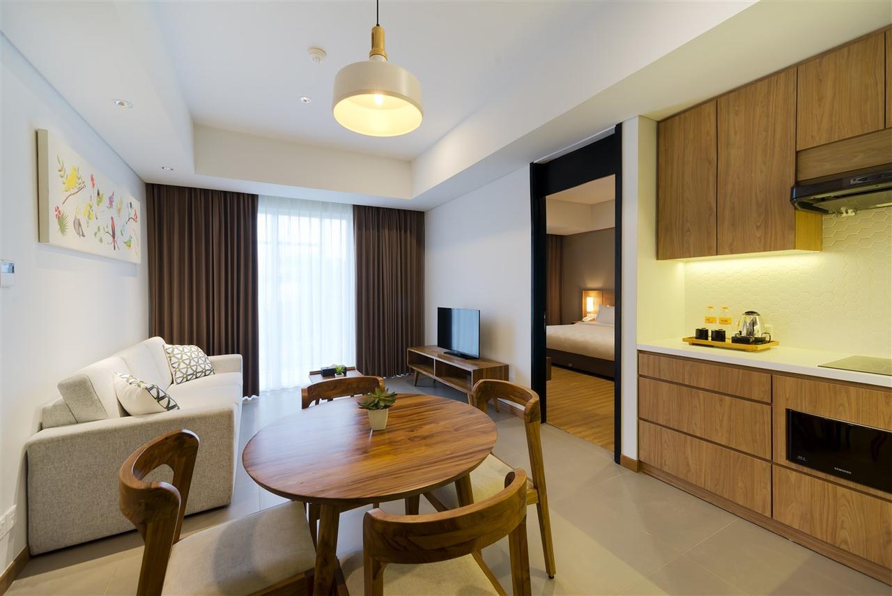 Aviary Bintaro Hotel Серпонг Екстериор снимка