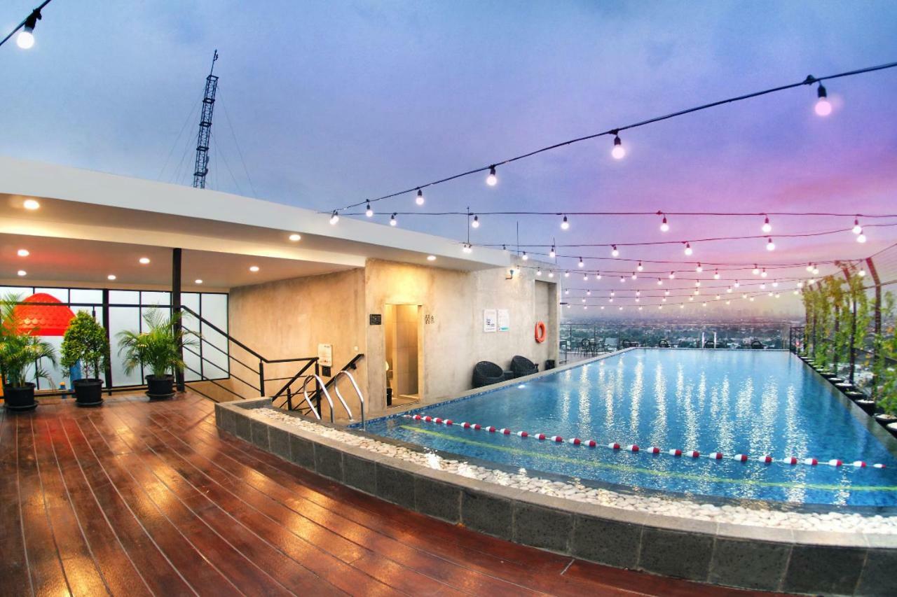 Aviary Bintaro Hotel Серпонг Екстериор снимка